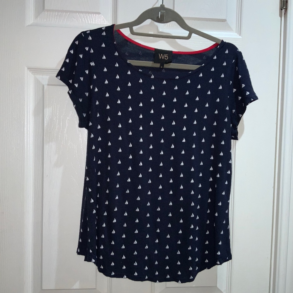 Anthropologie W5 nautical themed top Sz M cap sleeve sailboats